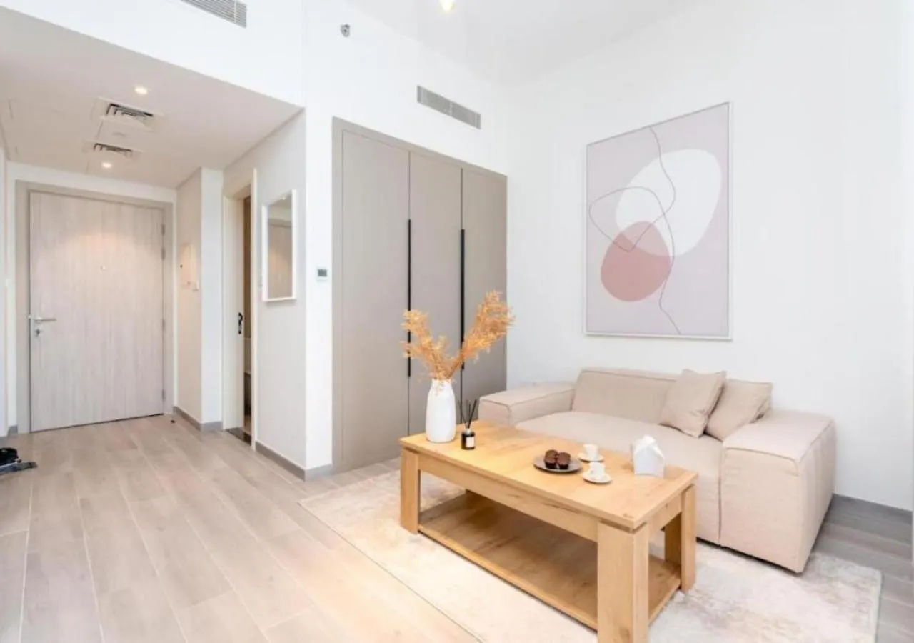 Stylish Noor 3 Studio With Poolside Views By Vibel Apartment Dubai