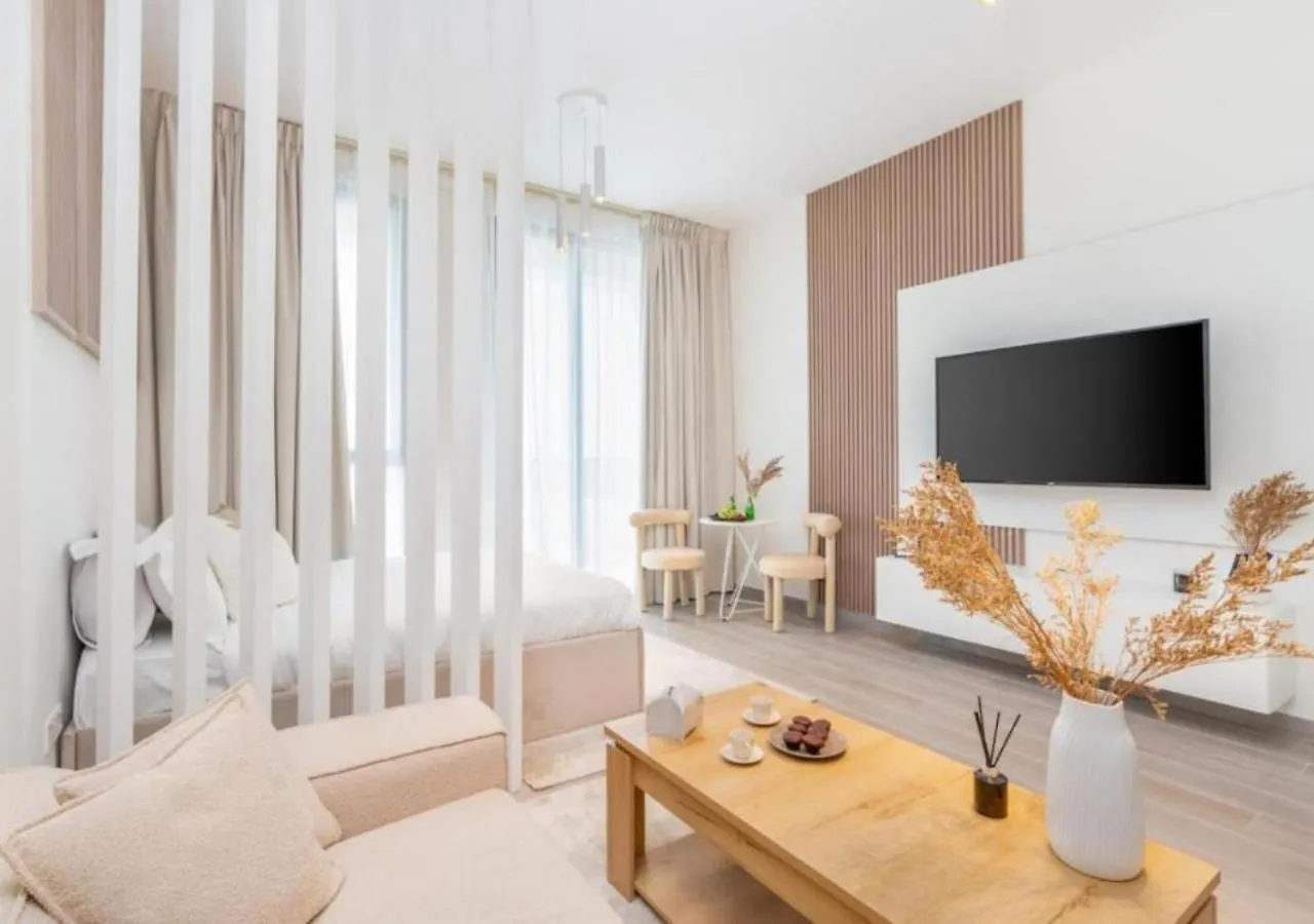 Stylish Noor 3 Studio With Poolside Views By Vibel Apartment Dubai